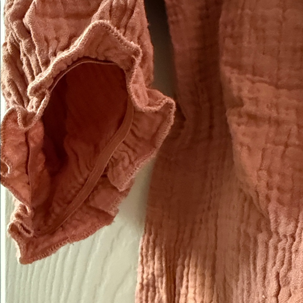 Lulu's Women's Ruffled Top - Picture 4 of 4